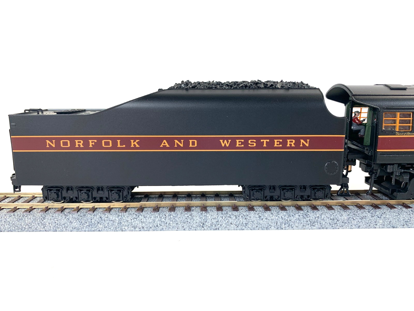 HO MTH 80-3265-1 Norfolk & Western J Steam Locomotive #611 – Protosound 3.0