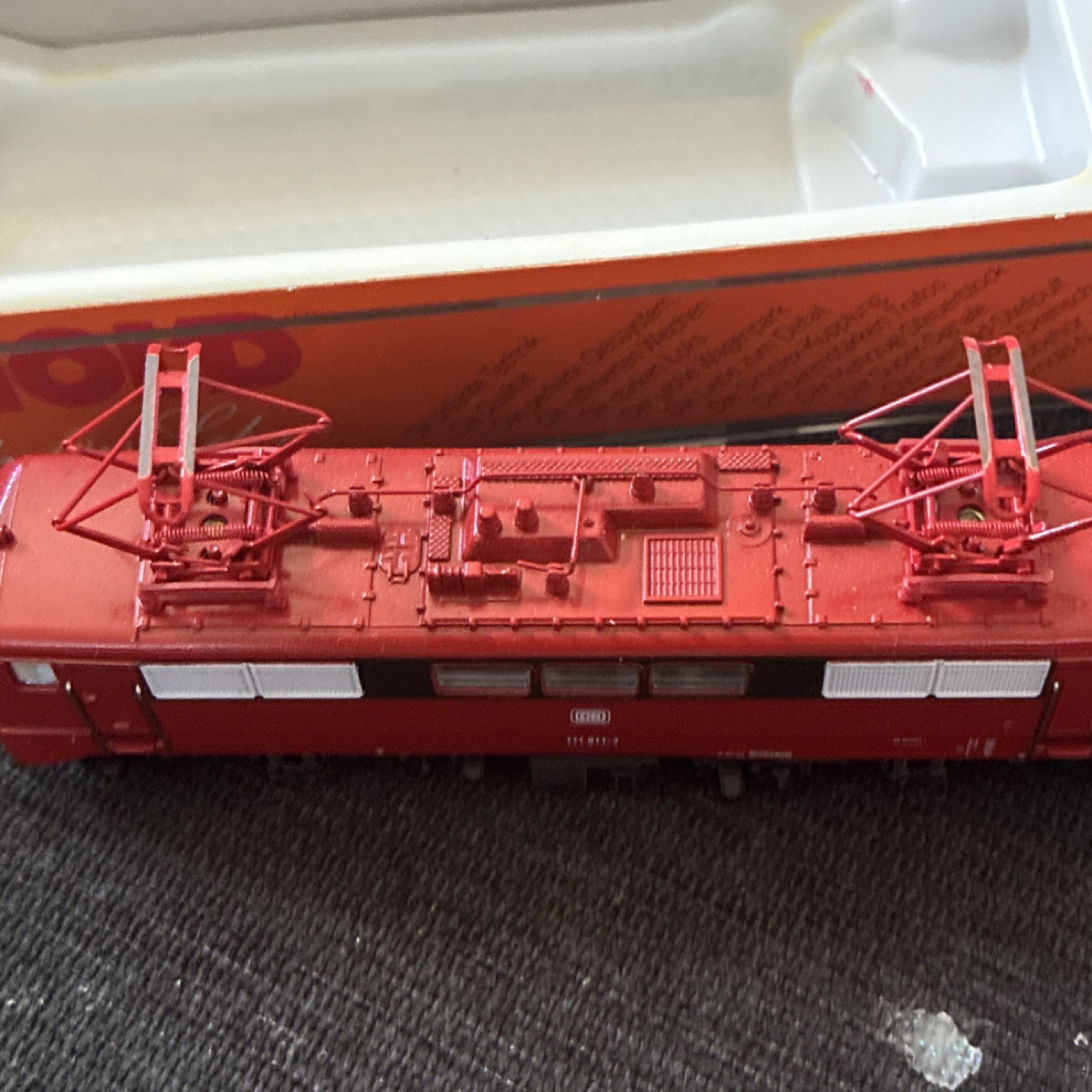 Arnold N Gauge Electric Locomotive BR 111 DB Red Plastic Metal