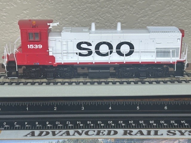 SOO LINE MP15ac SWITCHER LOCO – DC/DCC Ready – HO Scale -” GENESIS ” NEW OOP