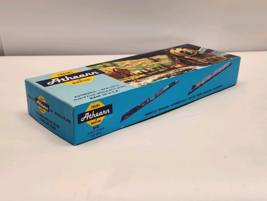 ATHEARN HO EMD ELECTRO MOTIVE GP60 POWERED DIESEL LOCOMOTIVE NO 7 UNBUILT B5