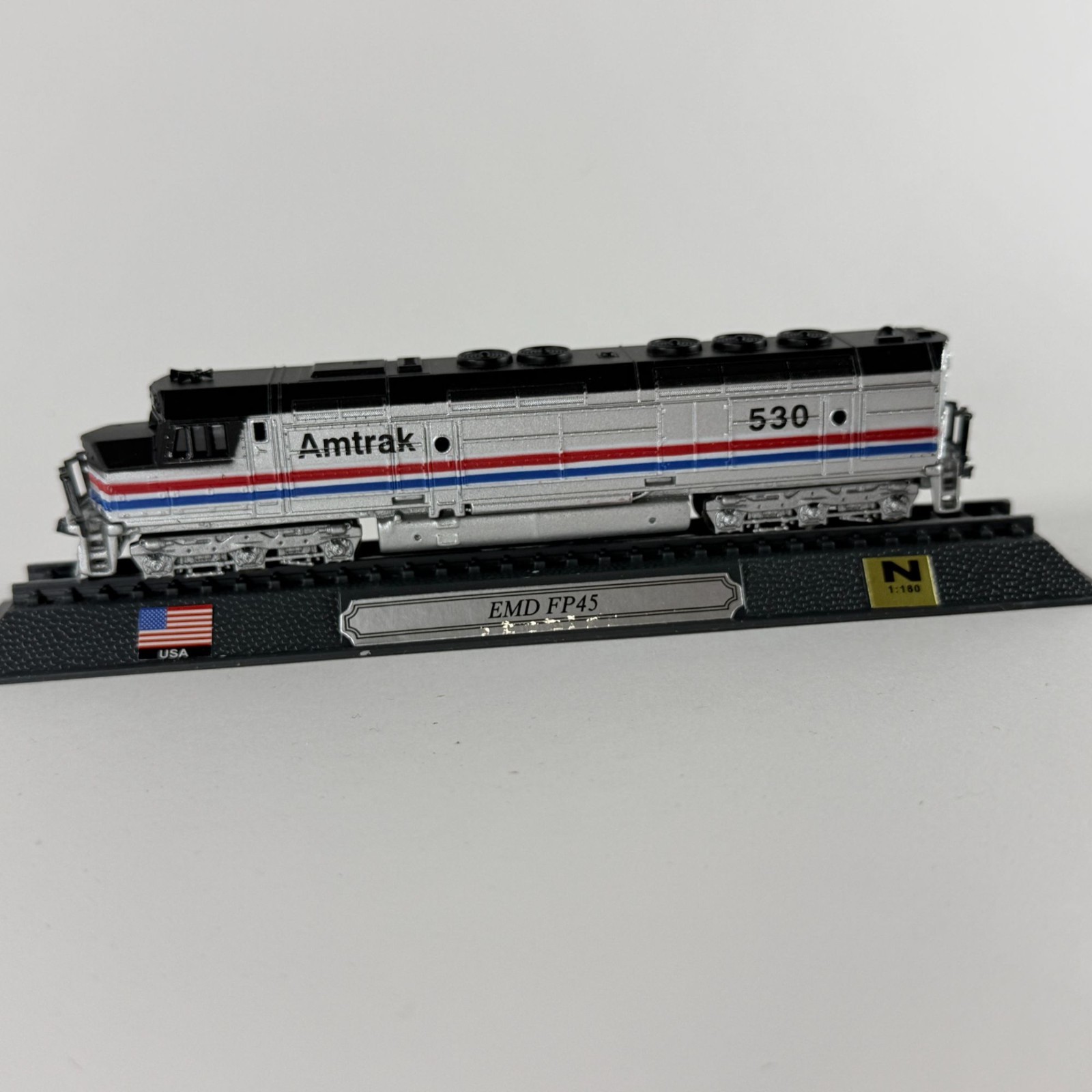 Amtrak 530 EMD FP45 N Scale Diecast Locomotive Model Silver/Black/Red/Blue