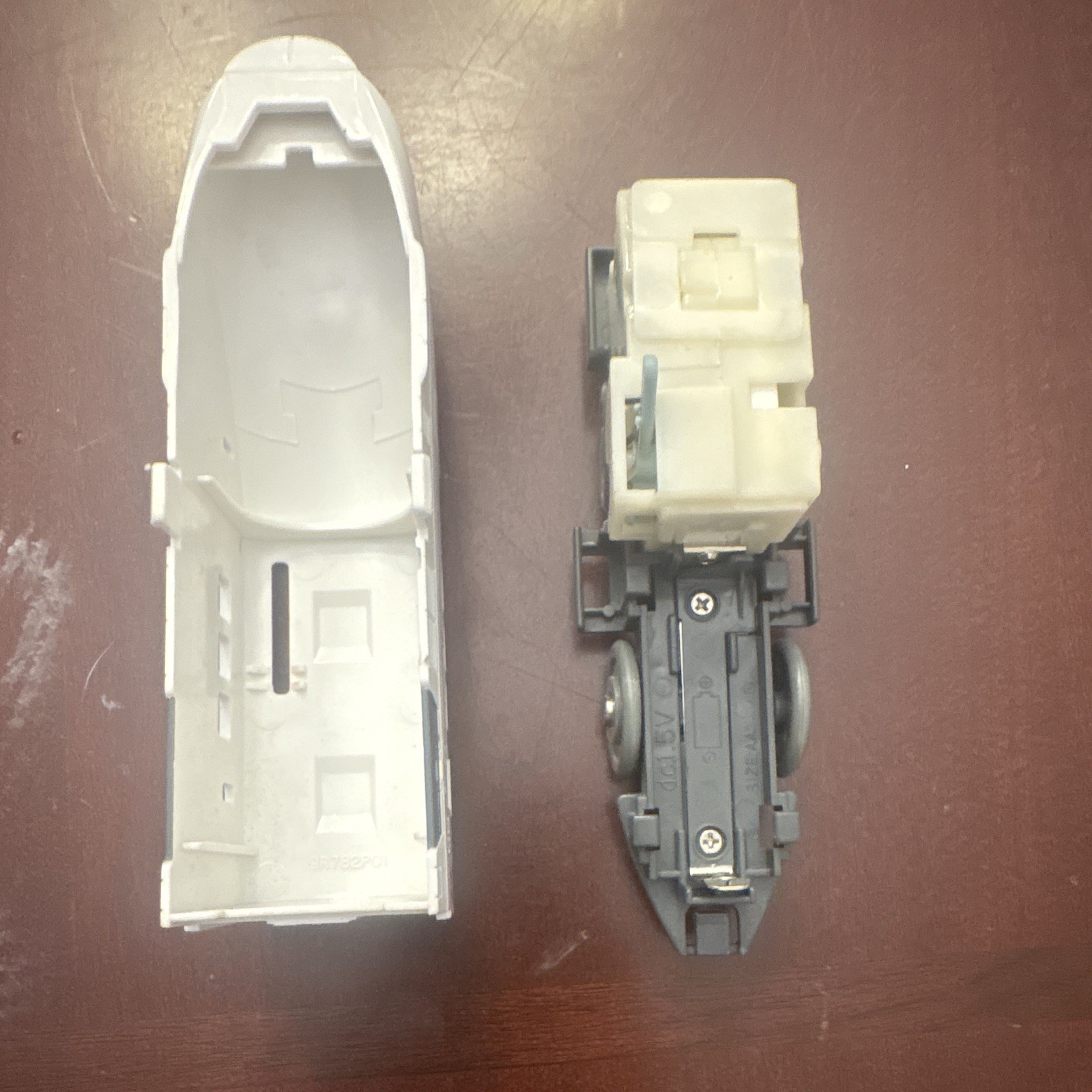TOMY Tomica Plarail Series 800 Shinkansen Train Set 6 Cars White/Red