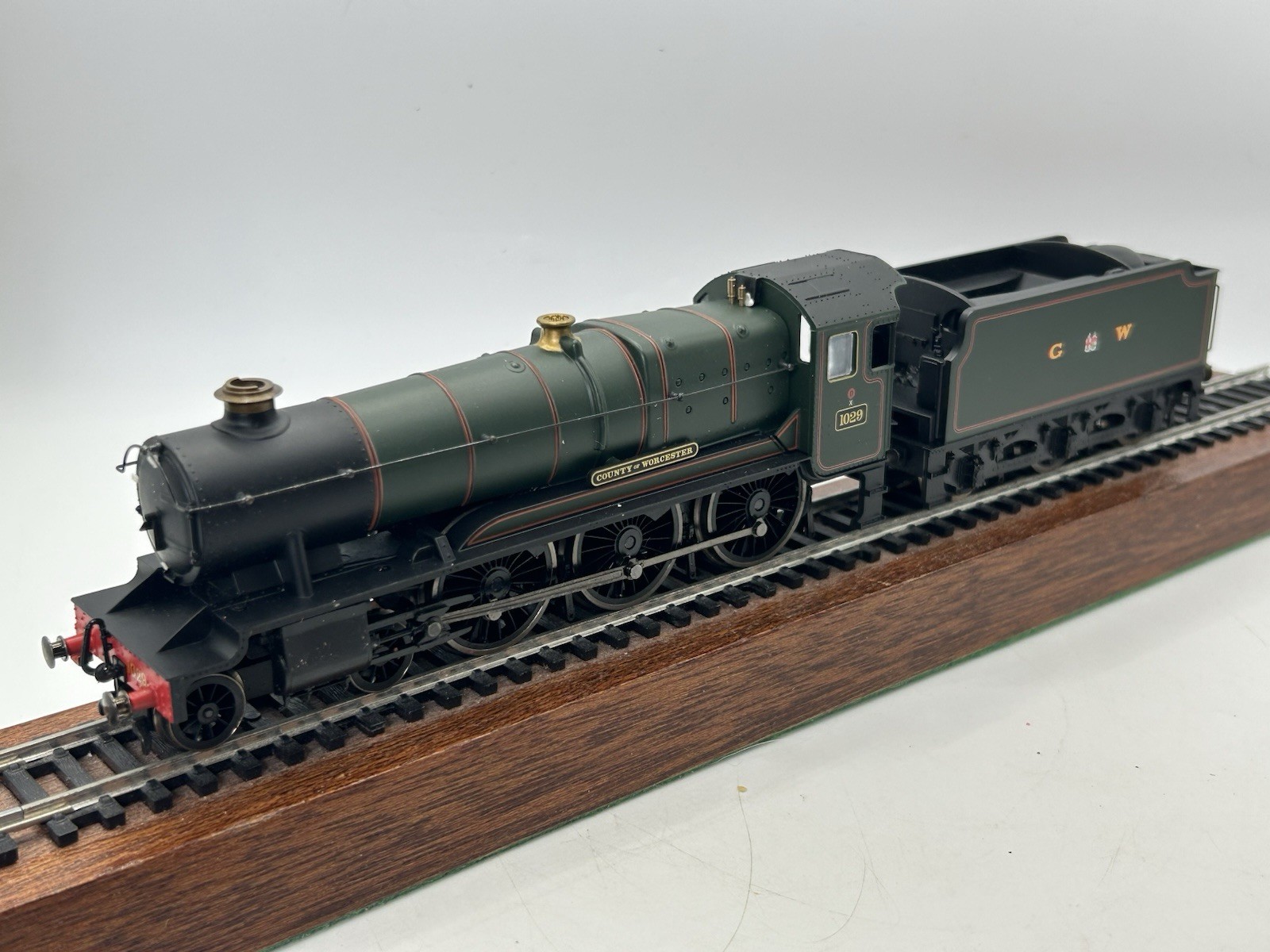 OO Hornby R2085 GWR ‘County Of Worchester’ 4-6-0 Steam Locomotive – (VG BOXED)