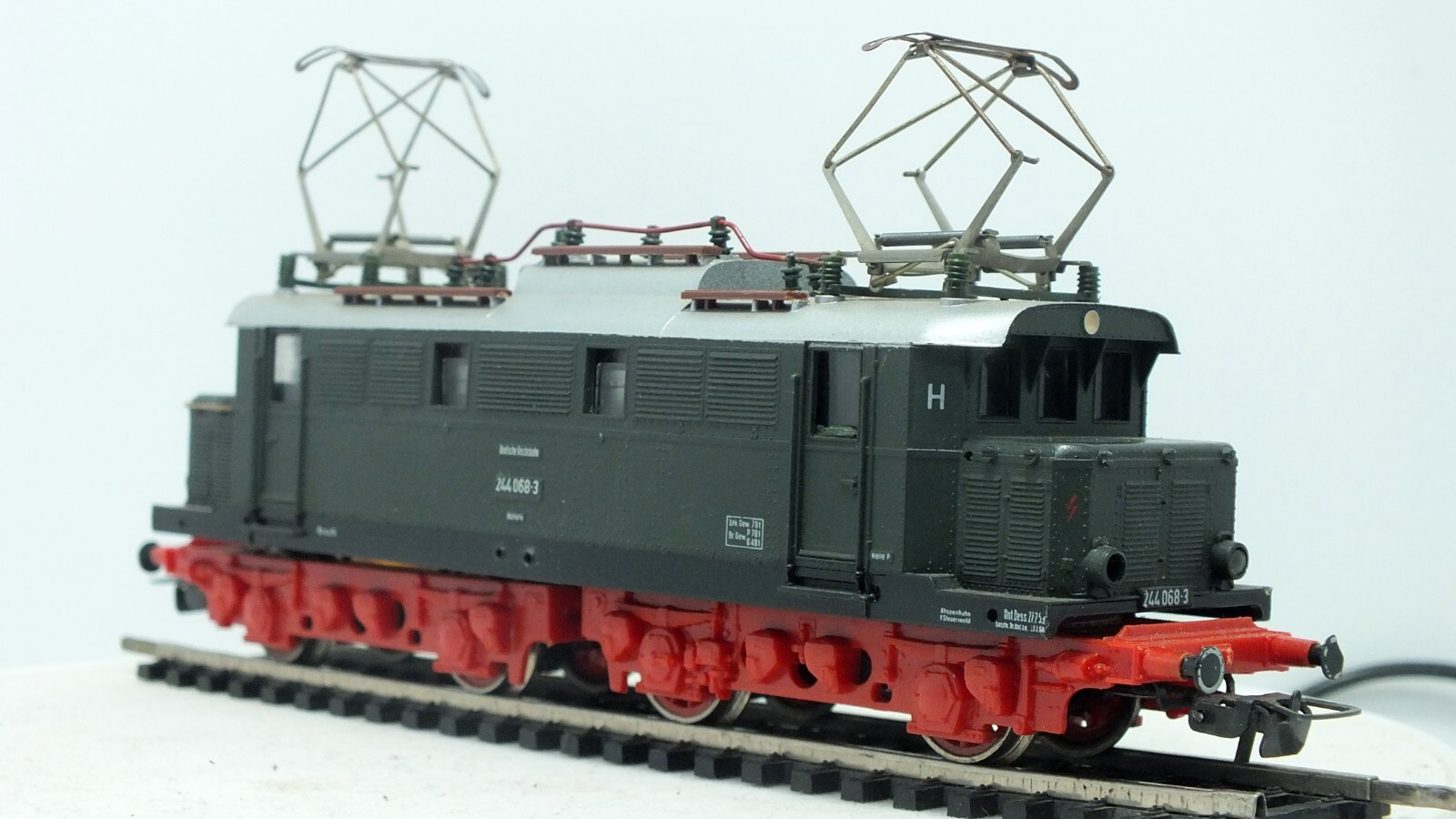 Vintage Piko H0 BR 244 068 3 E44 DR Electric Locomotive.