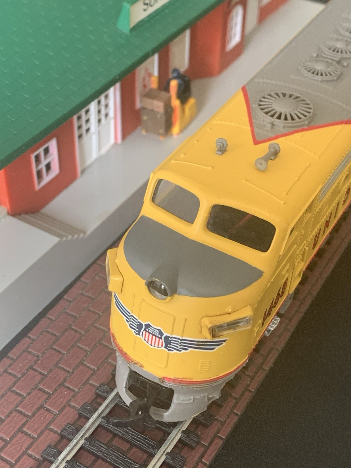 Vintage Bachman Ho Scale Union Pacific Engine 1468 Tested & Works, Light Works