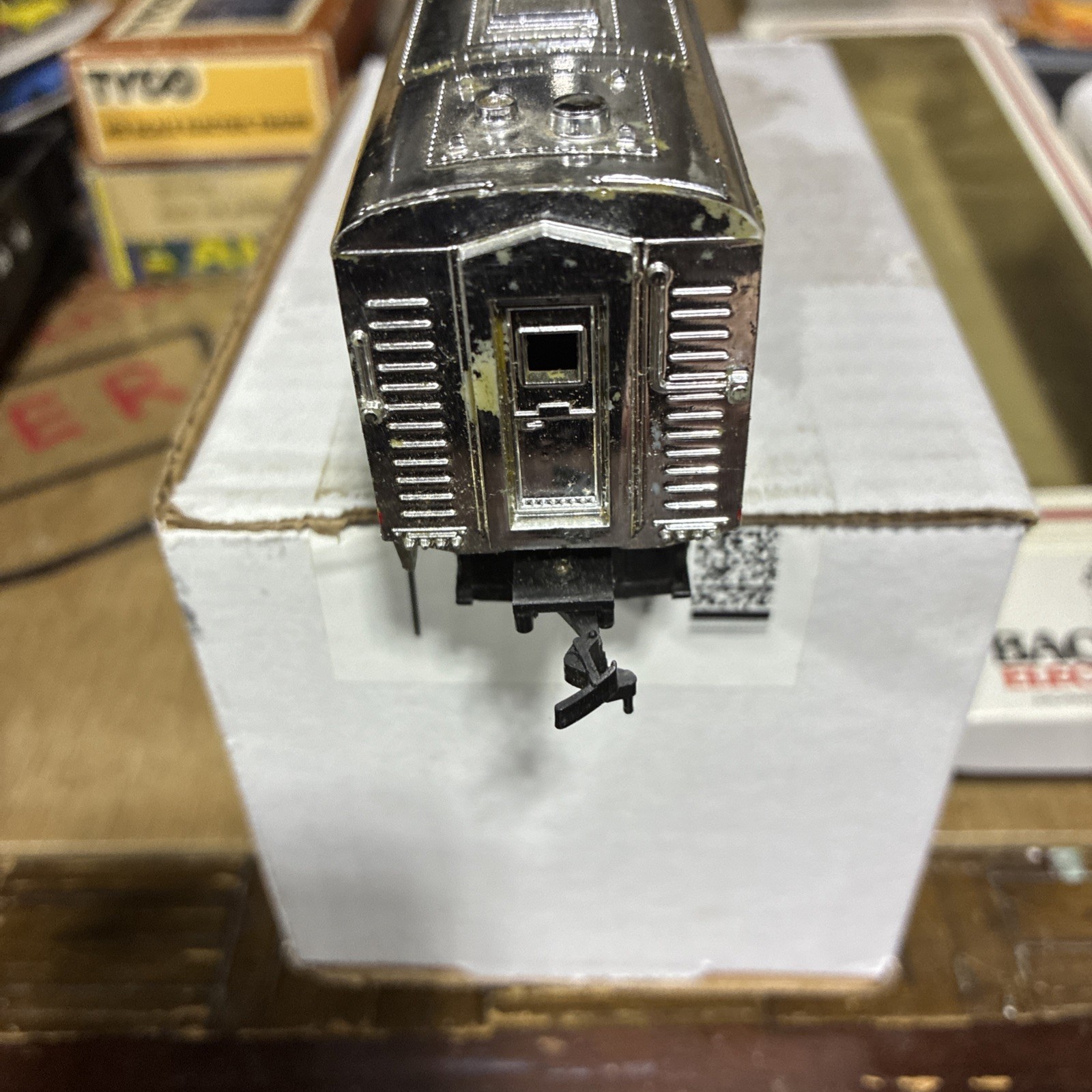 Santa Fe Diesel Locomotive #307Red Silver Yellow Black PlasticModeljaxxsoar