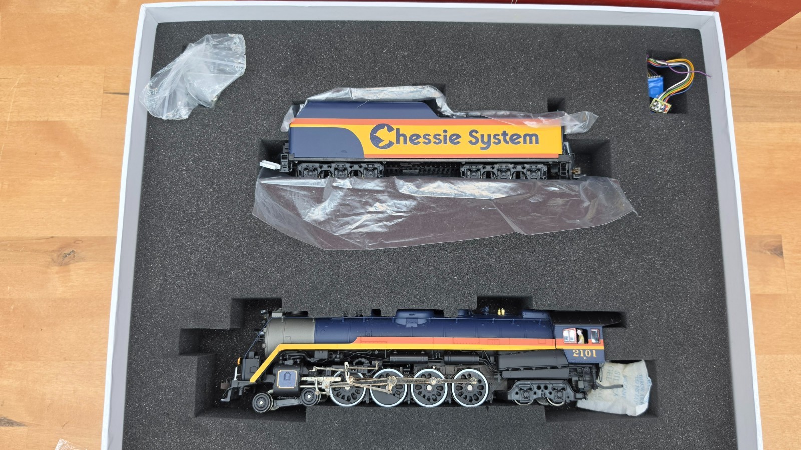 Precision Craft Models HO Reading T1 4-8-4 Chessie Steam Special Locomotive 598
