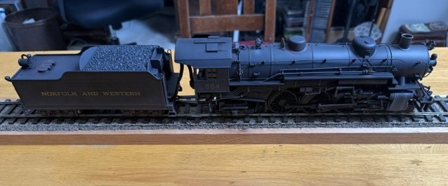 Weaver O Scale Norfolk and Western 4-6-2 USRA Light Pacific W/ Tender, Weathered