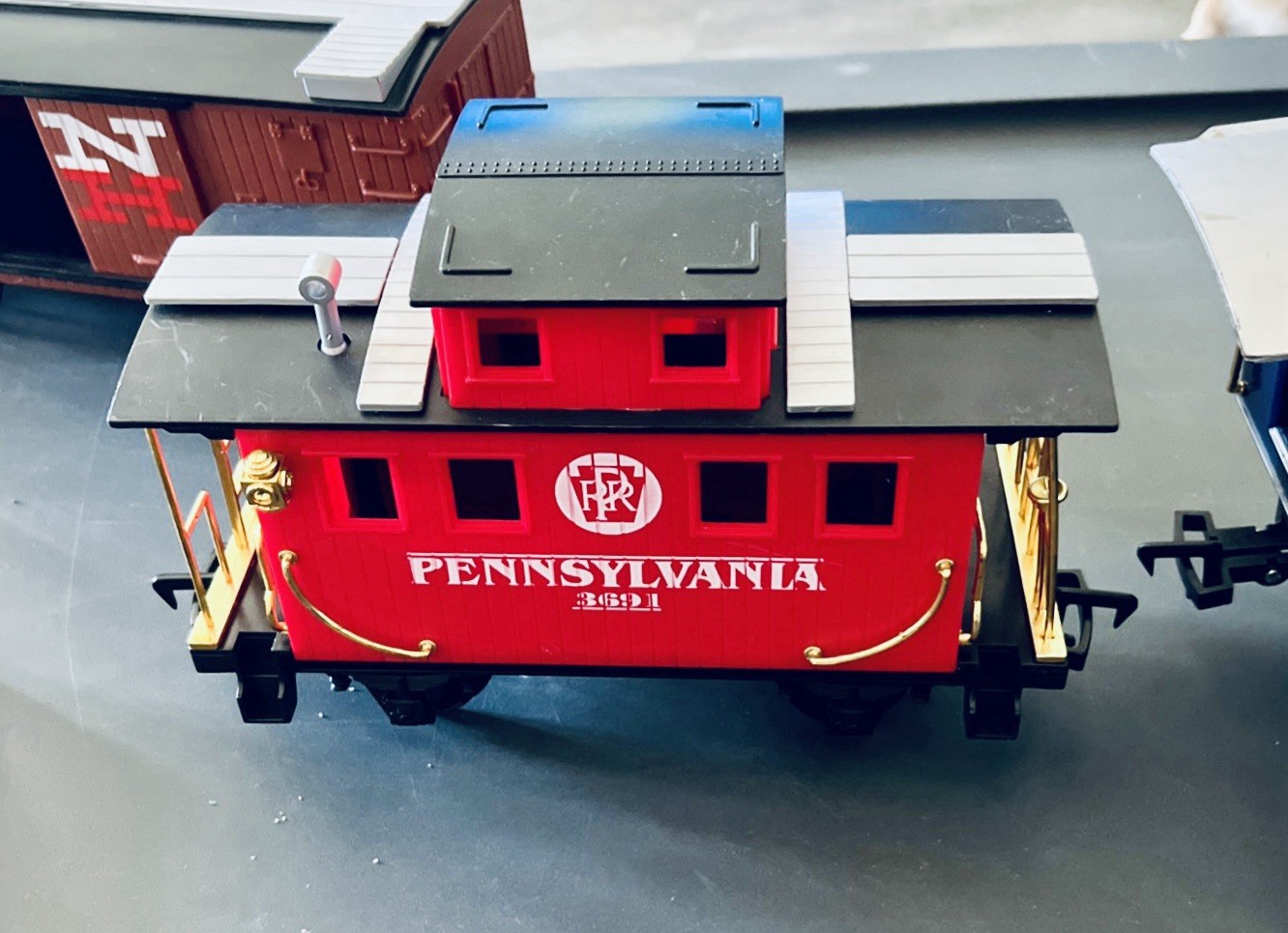 Scientific Toys, Ltd. Train Lot + Remote