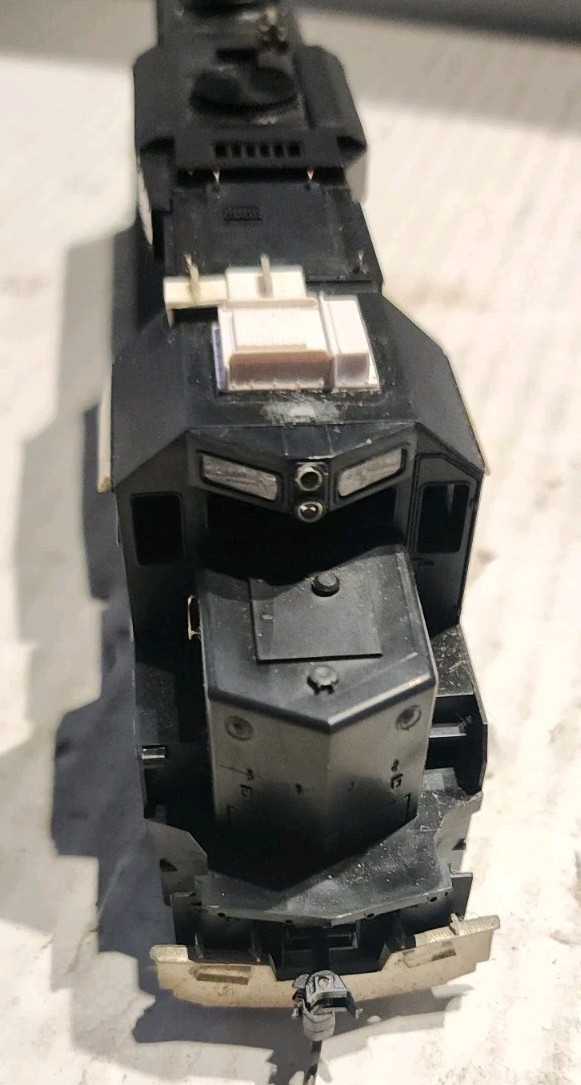 Athearn HO Scale GP60 Diesel Engine UNDECORATED