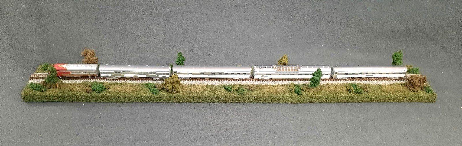 Z SCALE 24″ DISPLAY DIORAMA – “SUMMER SCENE” FOR ANY Z TRAIN