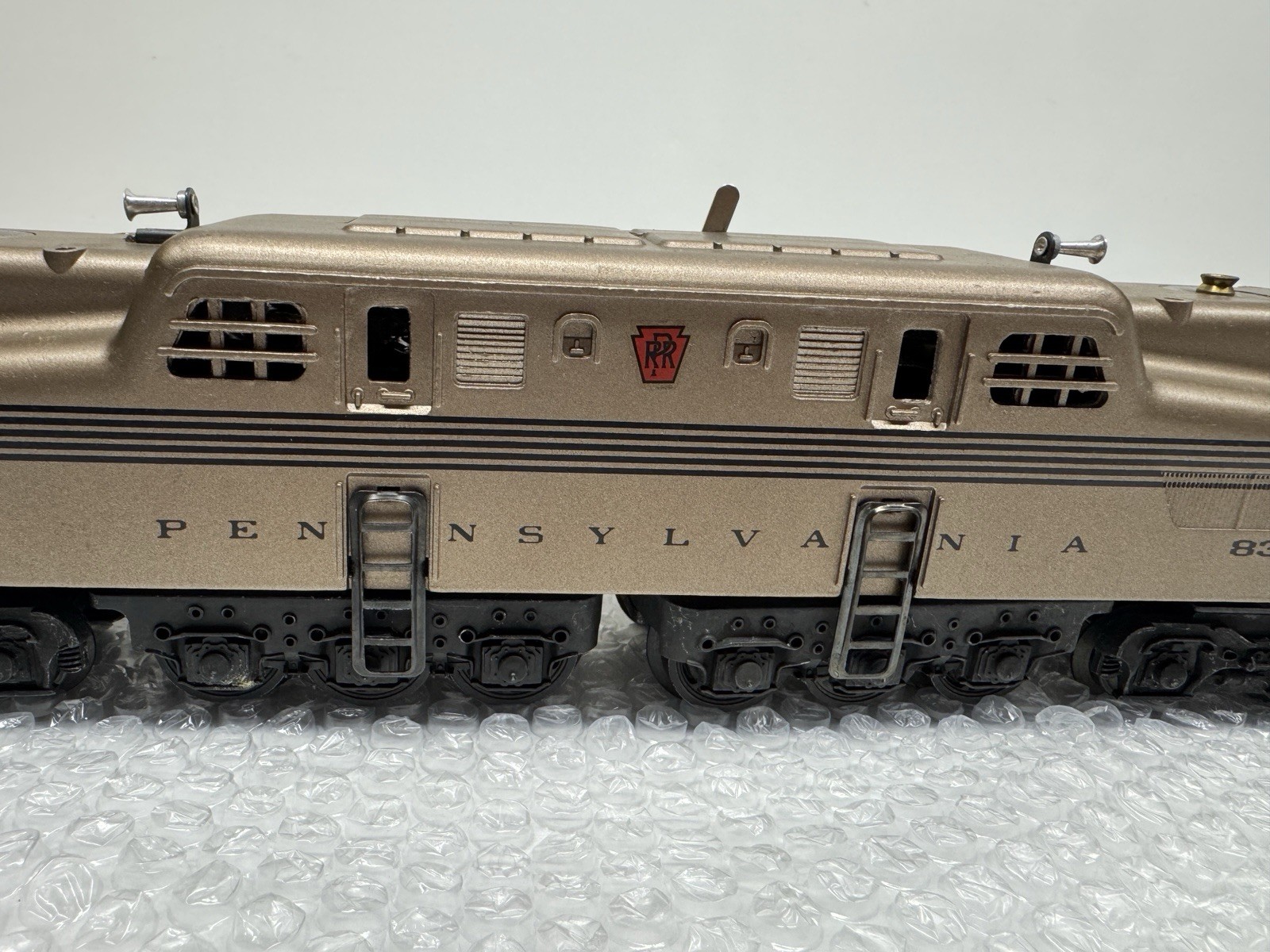 Lionel Pennsylvania GG1 Electric Locomotive in Original Box 6-18300 Mint Series