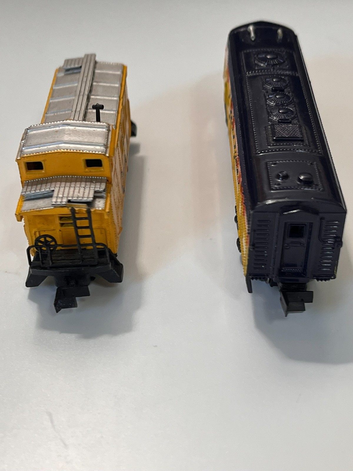 Bachmann N Scale EMD F9 Diesel Locomotive w/Caboose Chessie System #4656