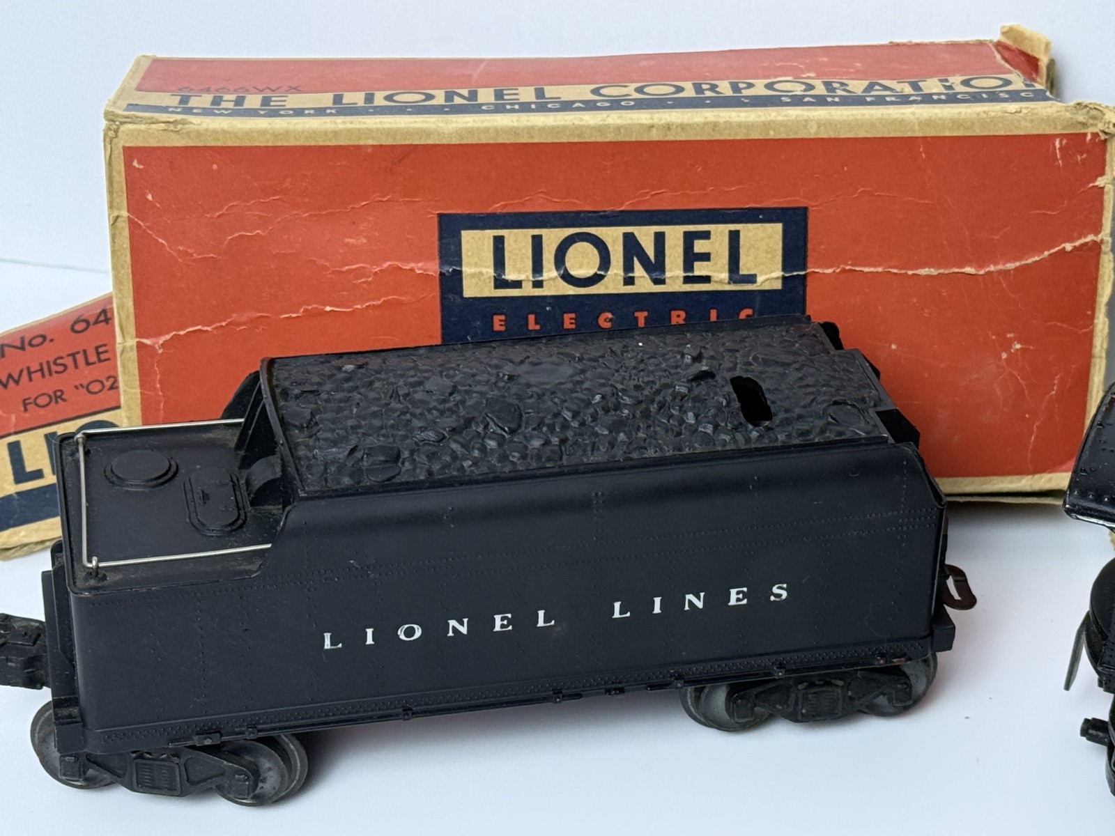 1948 Lionel #2026 Steam Locomotive & 6466W Whistle Tender w/Orig Boxes UNTESTED