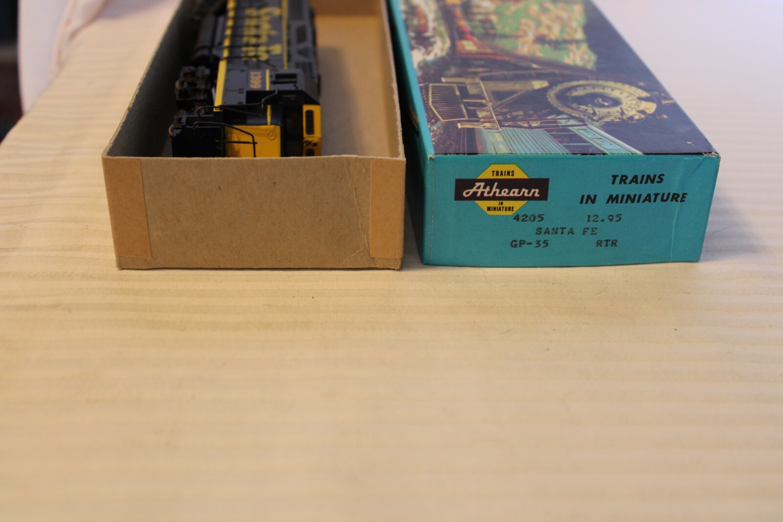 HO Scale Athearn, GP35 Diesel Locomotive, Santa Fe, Blue #1399 – 4205 Built