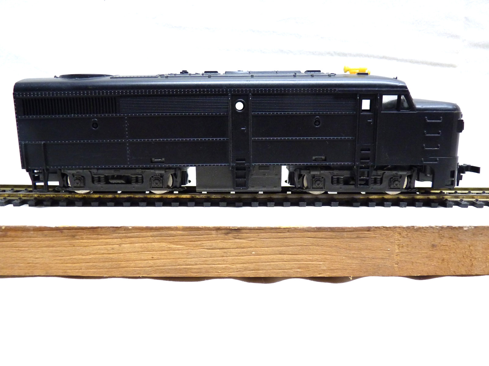 HO Scale Dummy B Unit Roco Un Marked Solid Black Lighted Vintage – Fast Shipping