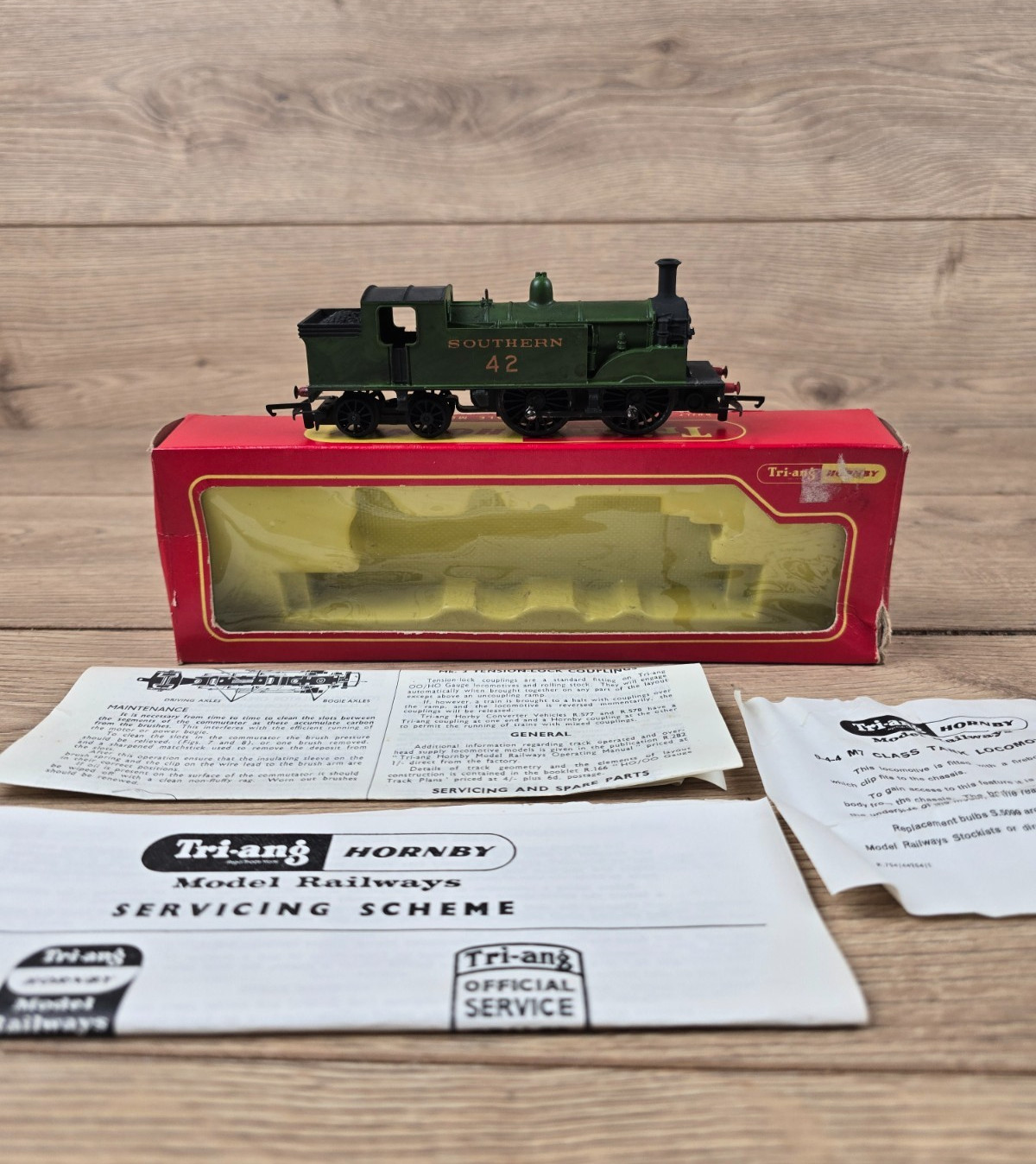 Triang Hornby R754 Class M7 Repainted Southern Tank Locomotive 42 Green OO Gauge