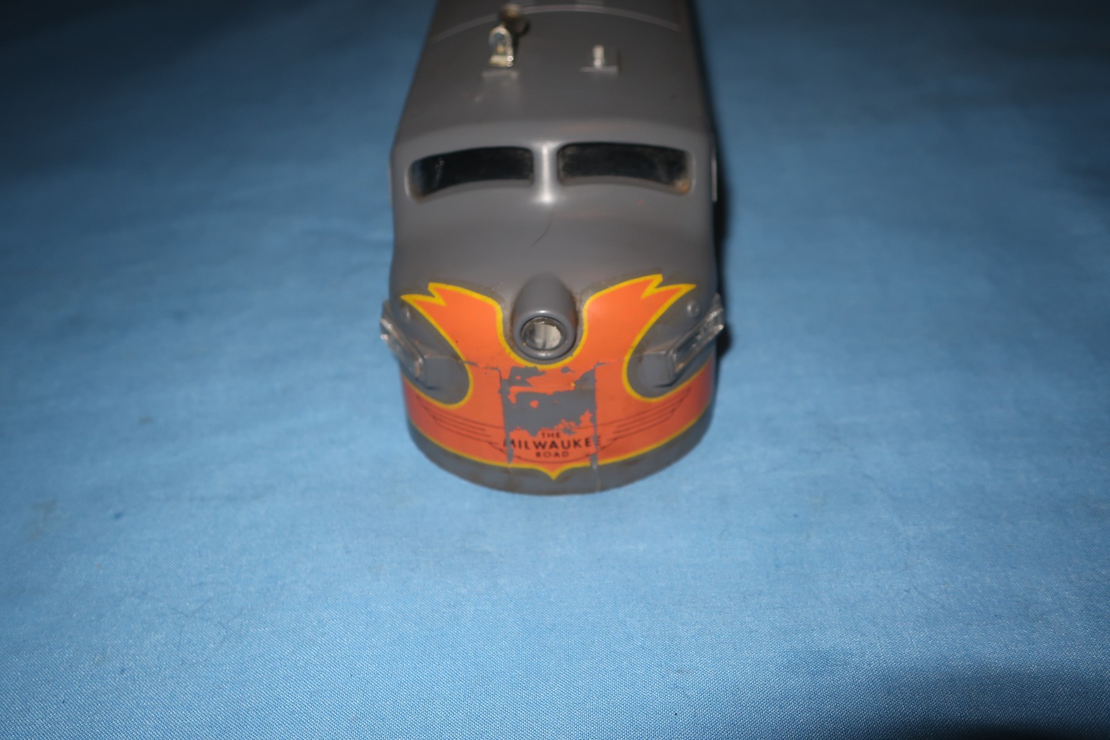 Lionel #8557 The Milwaukee Road F3 Diesel Locomotive Shell