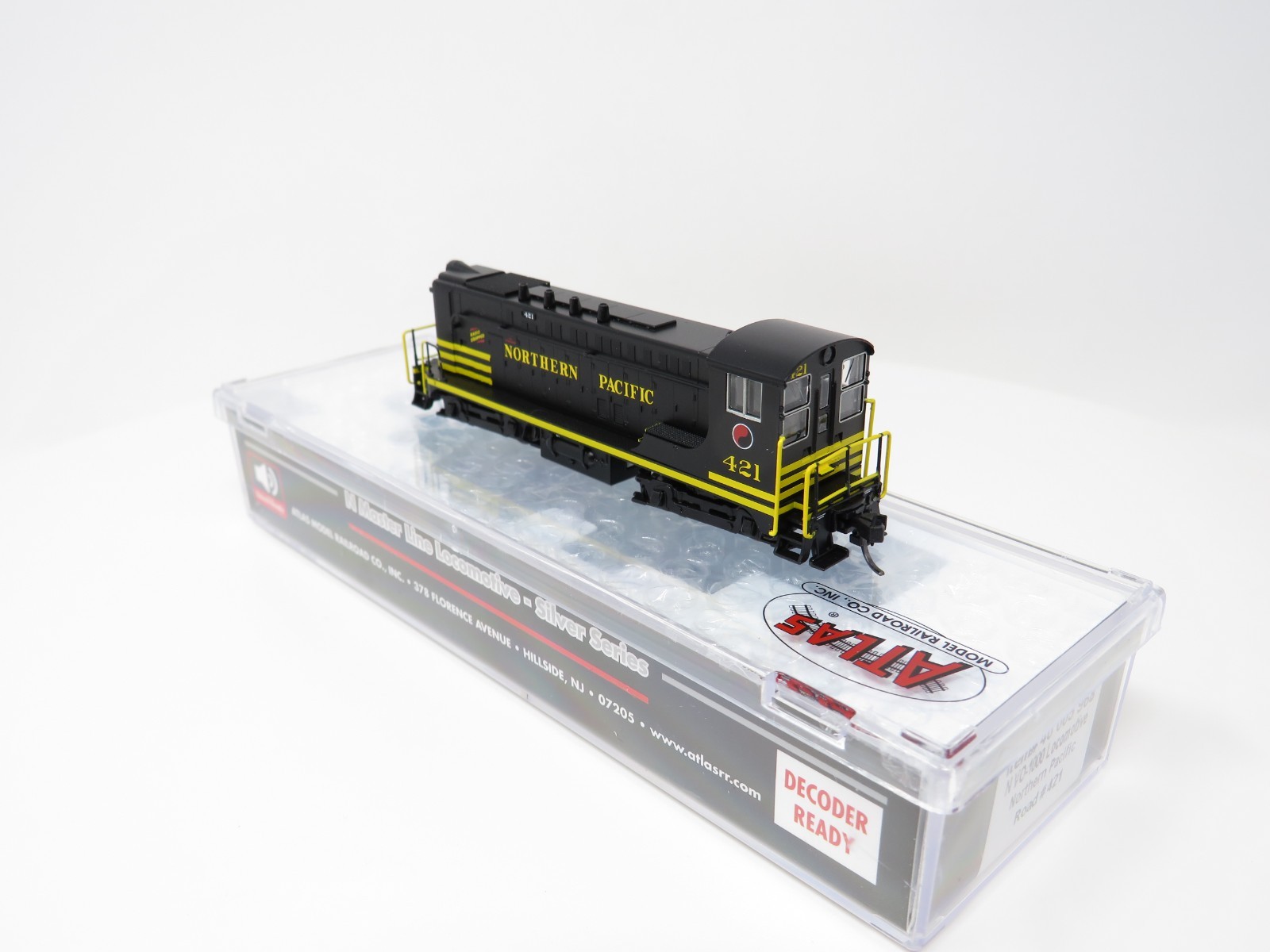 Atlas N 40005968 Northern Pacific NP #421 Baldwin VO-1000 Diesel Switcher