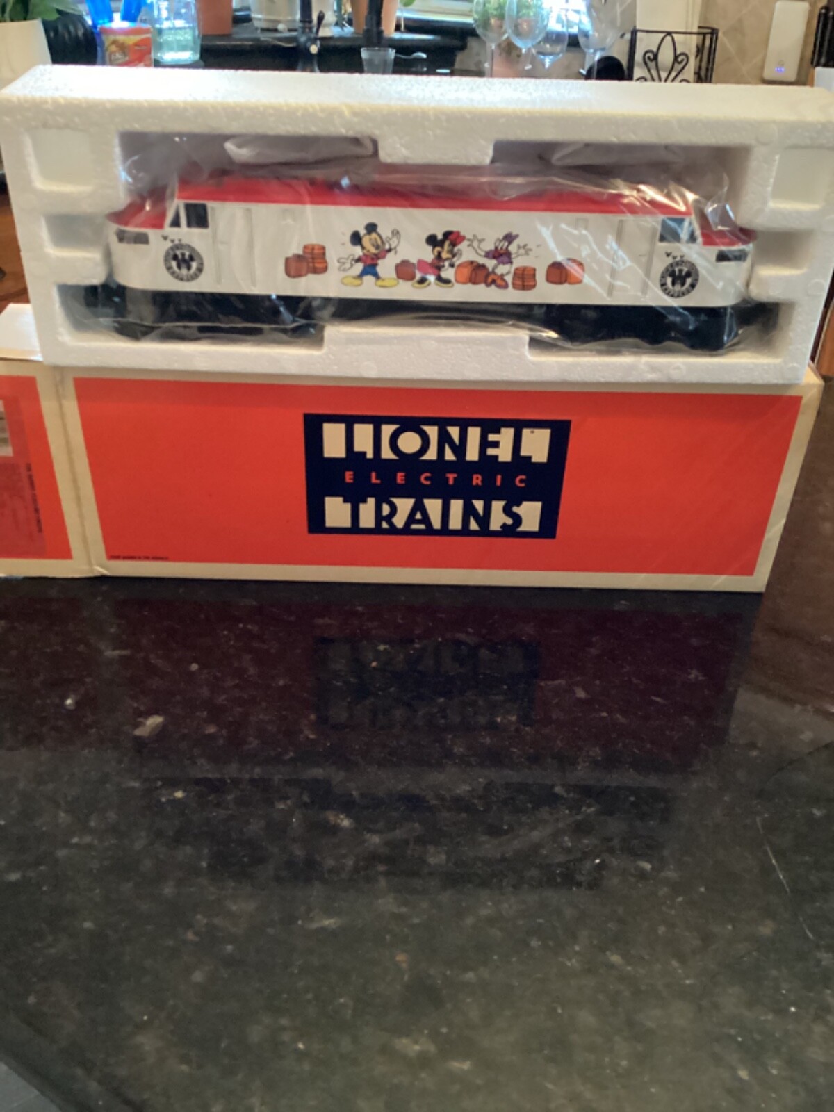 Lionel 6-18311 O Gauge Disney Mickey Mouse EP-5 Electric Locomotive #8311 NIB