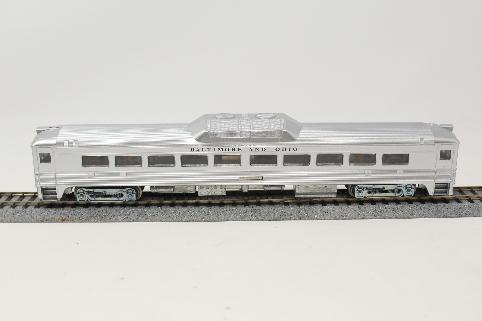 HO Athearn 2173 RDC-1 Powered Locomotive Baltimore & Ohio B&O Silver