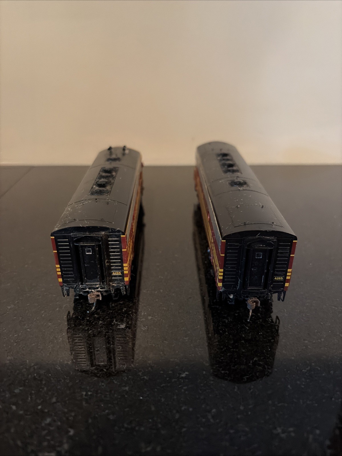 HO Boston & Maine DC F-7A Phase 1 #4265-A Genesis From Athearn
