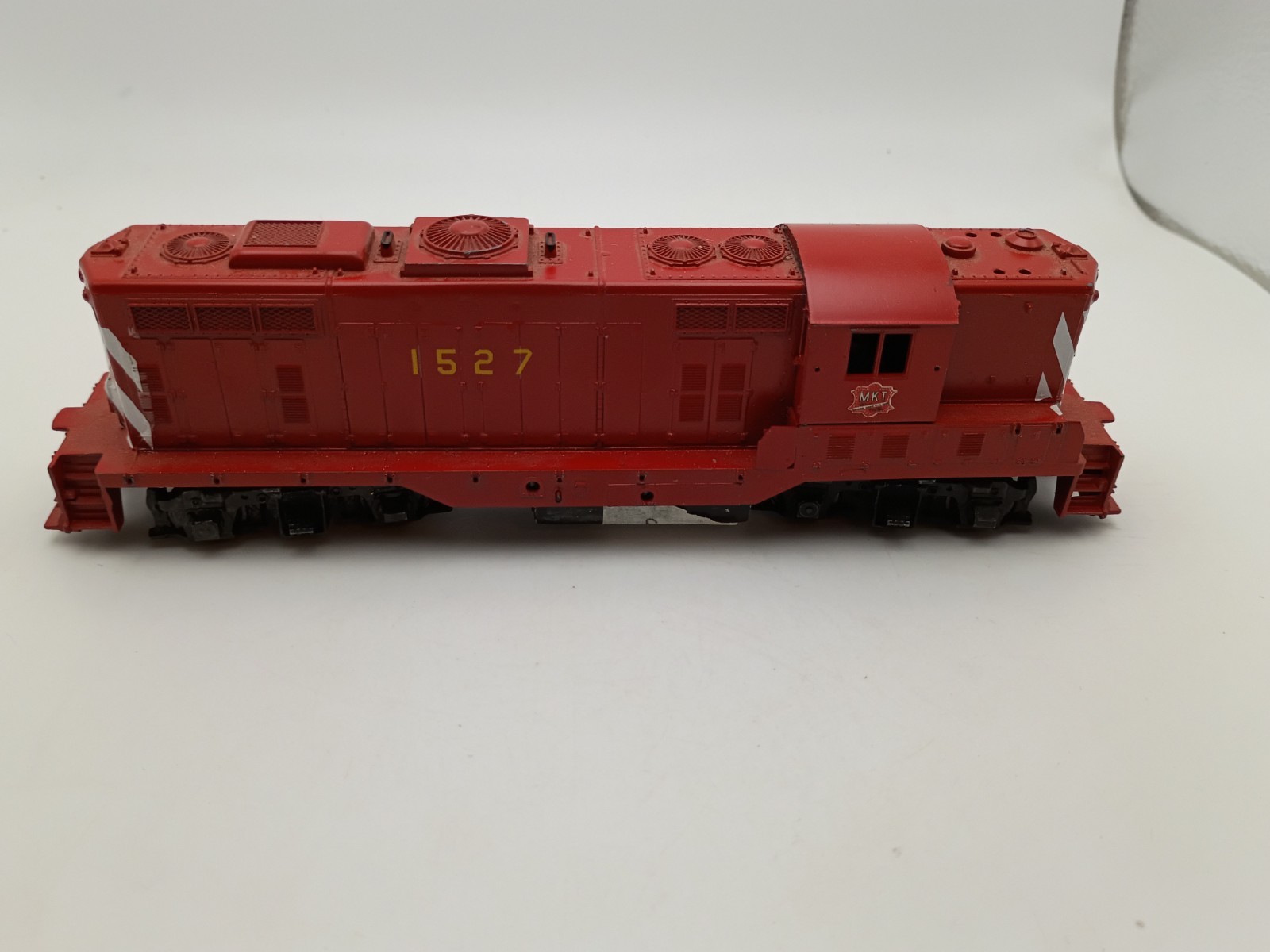Athearn Blue Box GP9 MKT Red #1527
