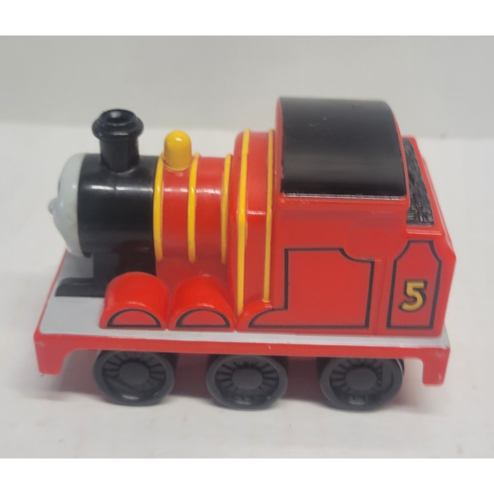 Mattel Thomas & Friends Take-n-Play James pull back Engine Die-Cast Train R9496