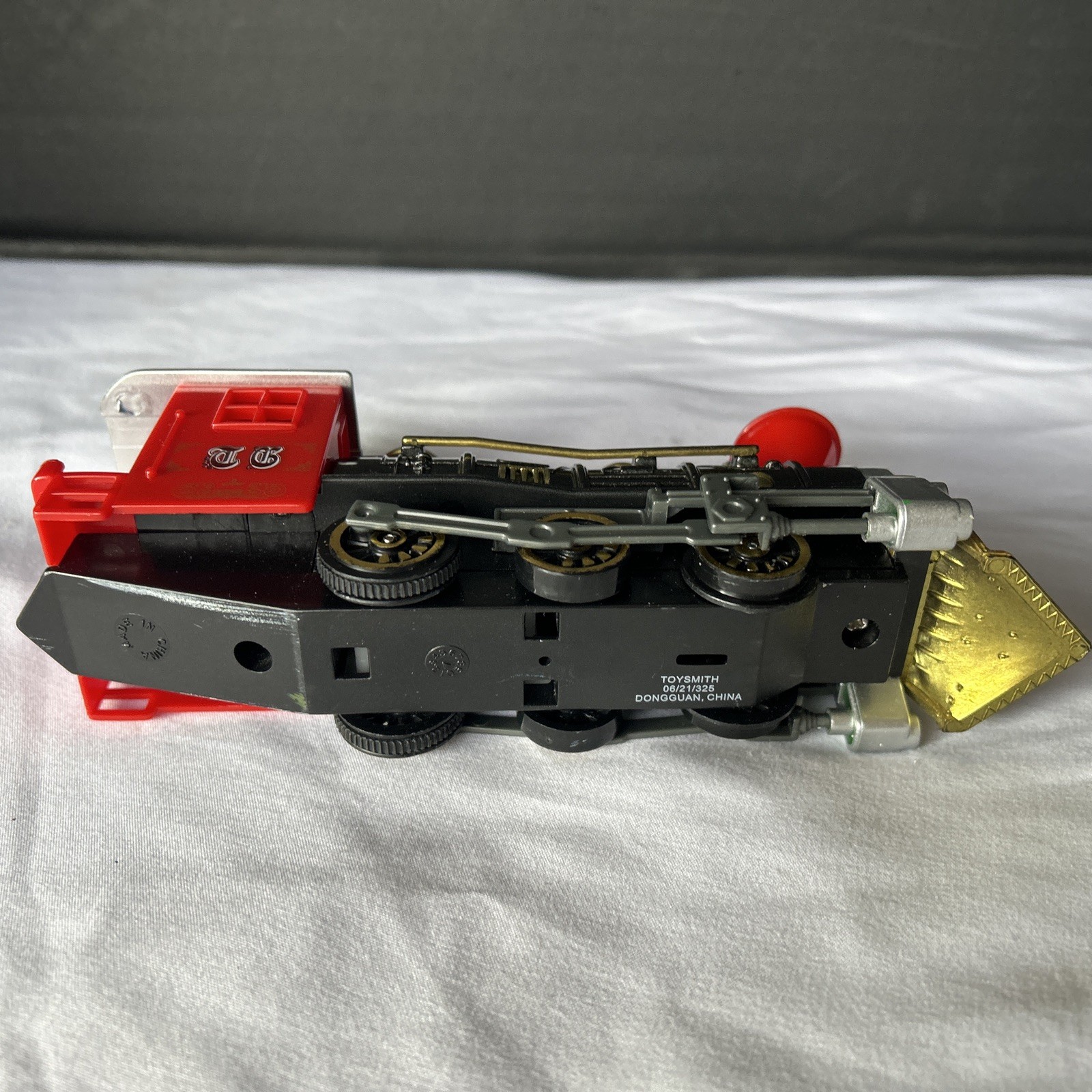 Vintage ToySmith 7042 Pull Back Train Locomotive Toy Red Black Gold 08/13/325