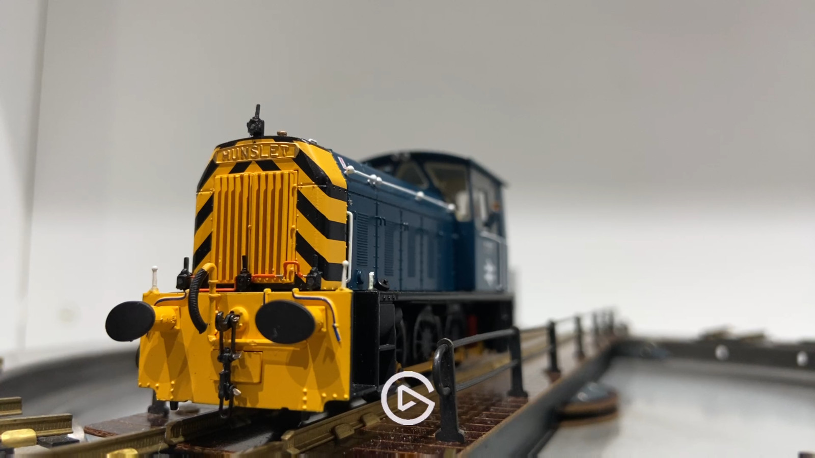 Heljan 2522 Class 05 Hunslet Shunter D2595 BR Blue Wasp Stripes As Preserved DCC