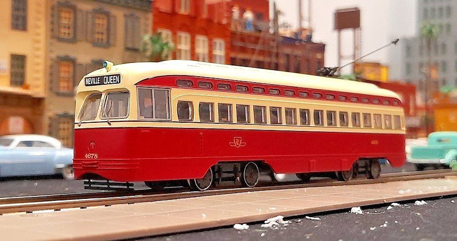 * 1/87 HO * Bowser * Postwar PCC Toronto Streetcar #4678 * BOXED * 12650 *