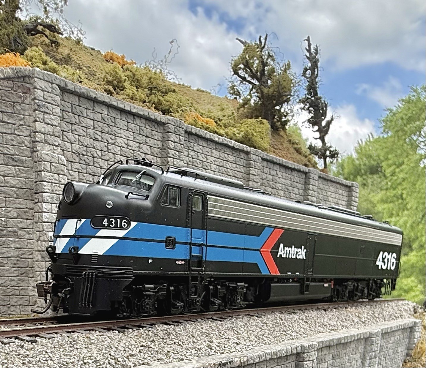HO Scale Rapido Amtrak 50th Anniversary #4316 DC/DCC/Sound/LNIB