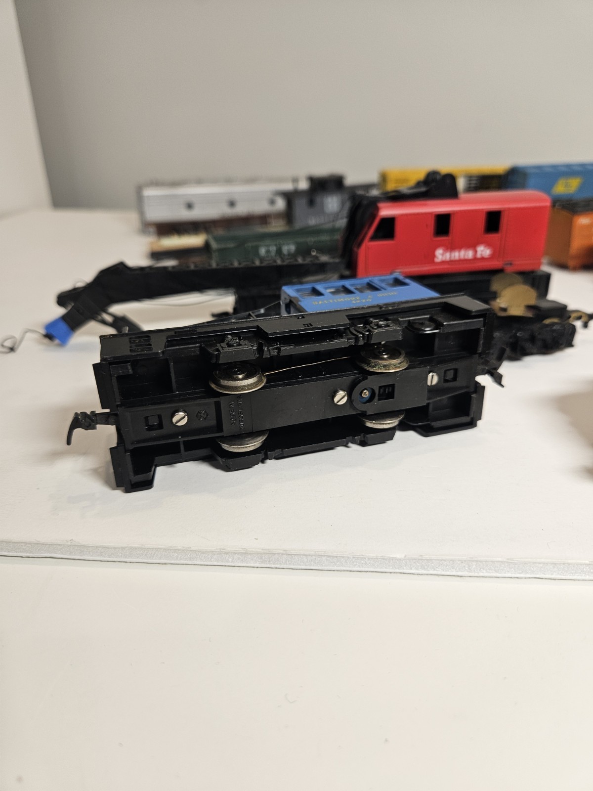 Vintage HO scale Locomotive Power/Dummy Junk Lot – Untested – Unknown if working