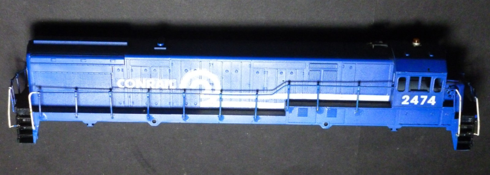 Ho Athearn Diesel locomotive shell U30C Conrail