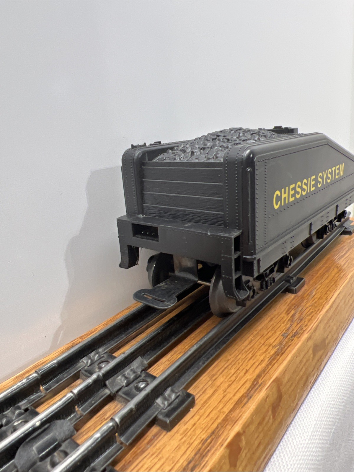 Lionel 18713 Chessie System 2-4-0 Loco w/Slopeback Tender Nice