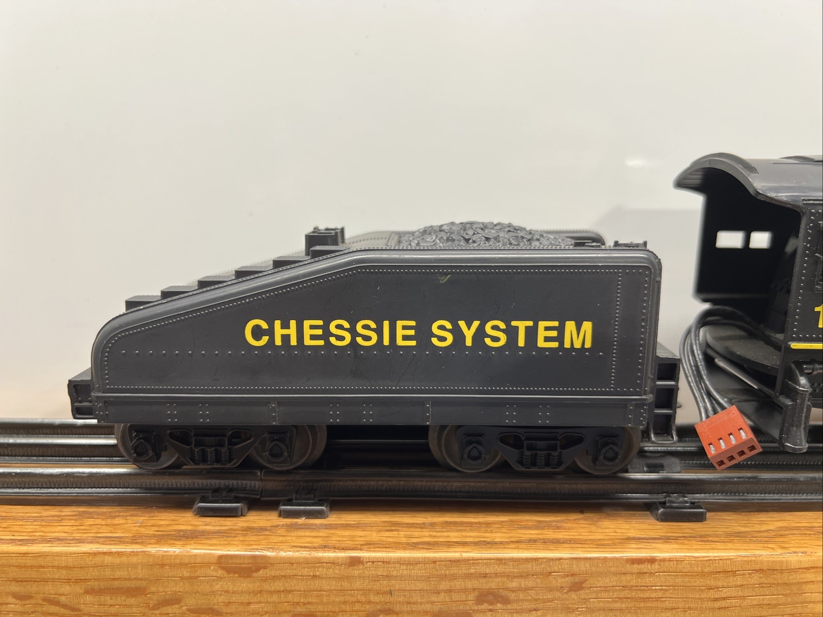 Lionel 18713 Chessie System 2-4-0 Loco w/Slopeback Tender Nice