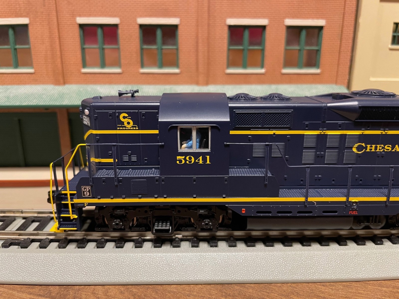 910-20493 Chesapeake & Ohio GP9 #5941 w/ESU Sound & DCC.