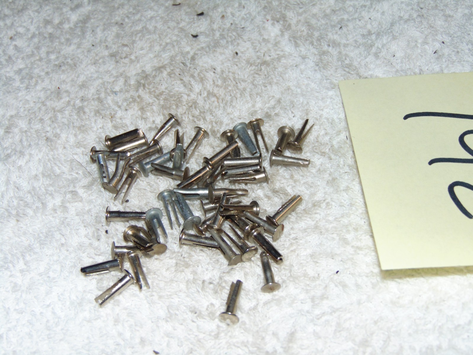FLYER S 50 SPLIT RIVETS FOR KNUCKLE COUPLERS – MIXTURE OF NEW & USED #192