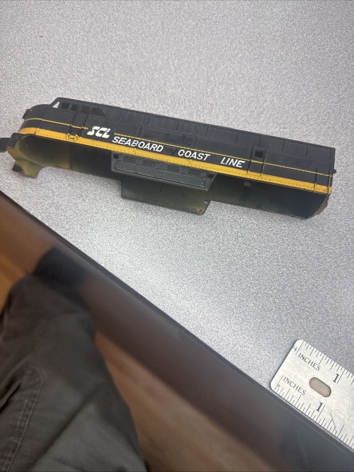 Ho Scale – Seaboard Coast Line SCL Locomotive – Shell Only – For Parts