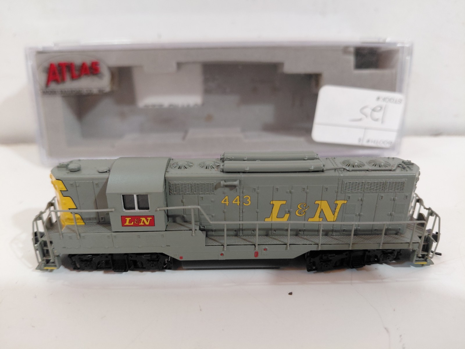 Atlas 48166 N Gauge Model Railroad Louisville Nashville GP-7TT Diesel Engine 443