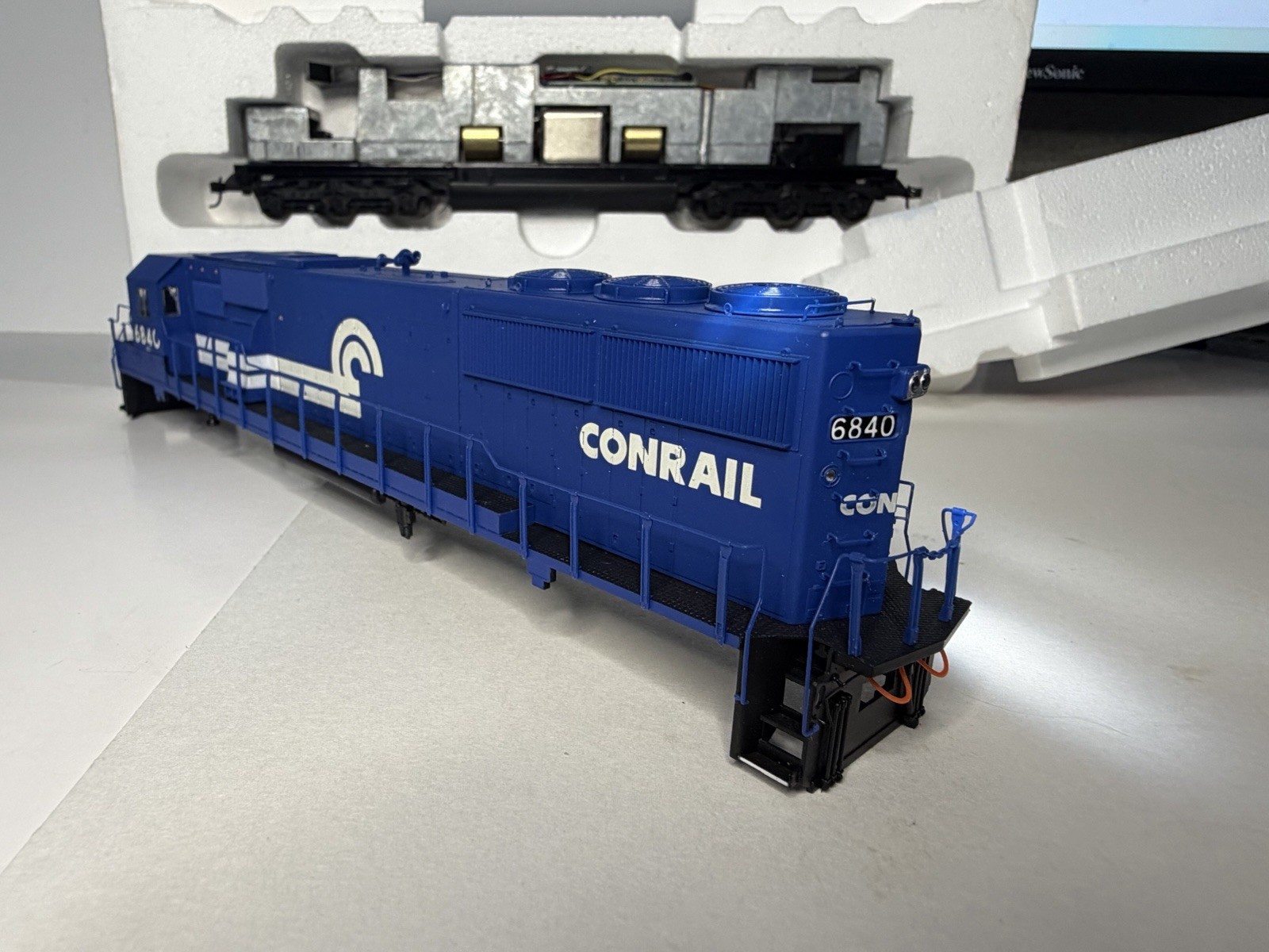 Proto 2000 23502 HO Scale EMD Conrail SD60 #6840 – DCC Ready Tested