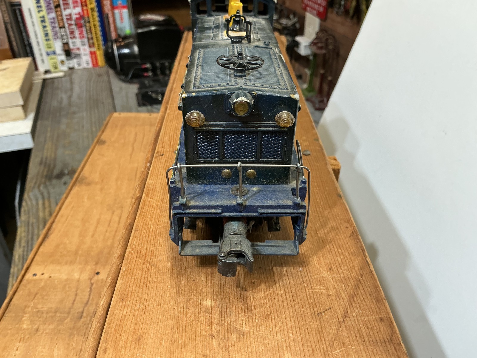 Lionel Trains O Gauge 624 Chesapeake & Ohio NW-2 Diesel Switcher Locomotive RUNS