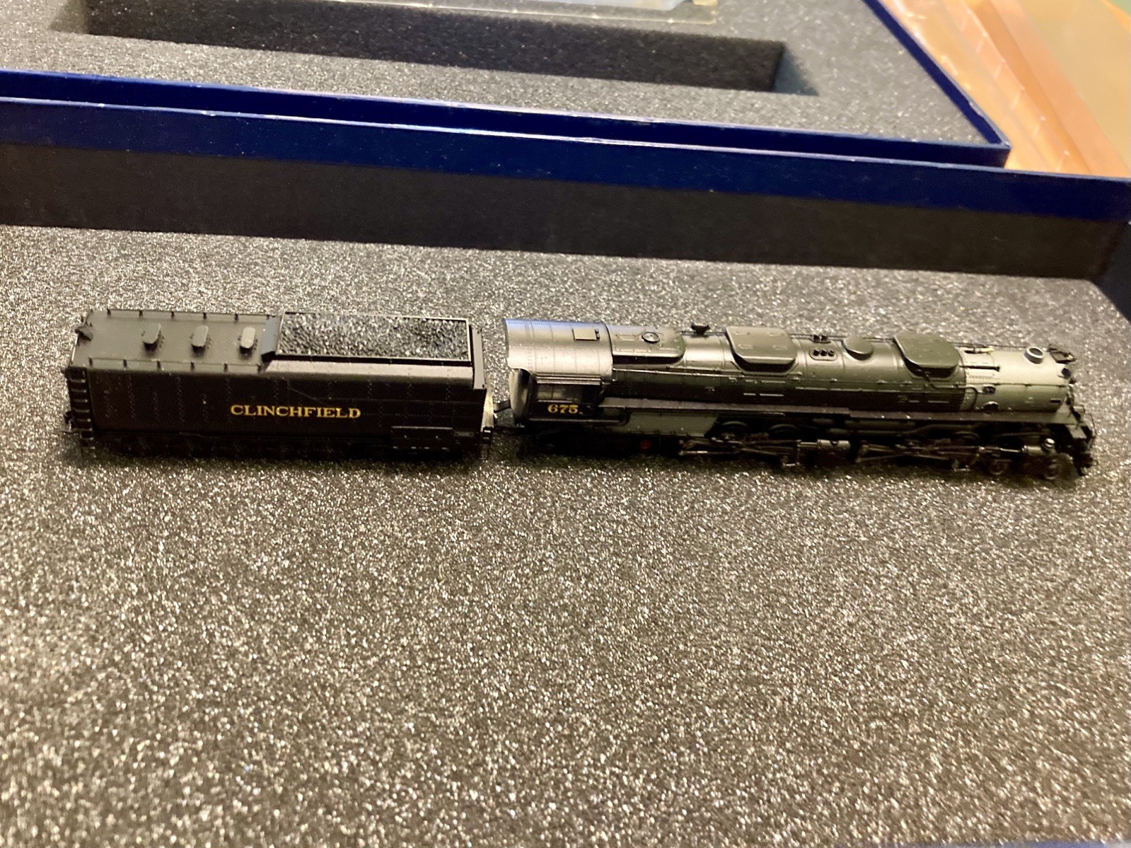 Athearn N Scale Locomotive Challenger 4-6-6-4 11807 Clinchfield #672 DCC Sound