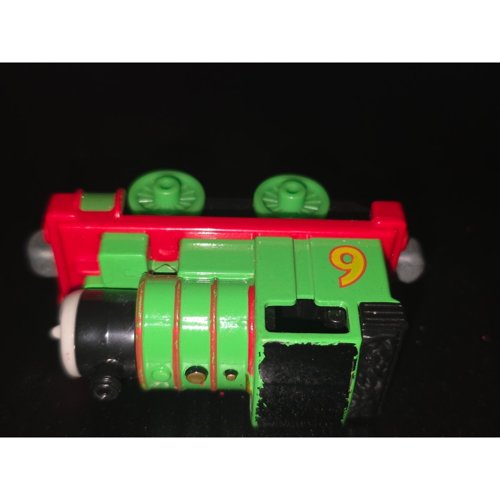 Thomas & Friends Percy Take-n-Play Die-Cast Metal Magnetic Train Engine R8648