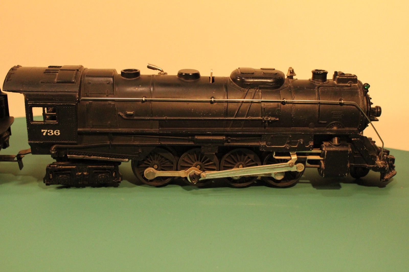 POST WWII LIONEL 736 BERKSHIRE STEAM LOCOMOTIVE & 2046W COAL TENDER, WORKS/RUNS