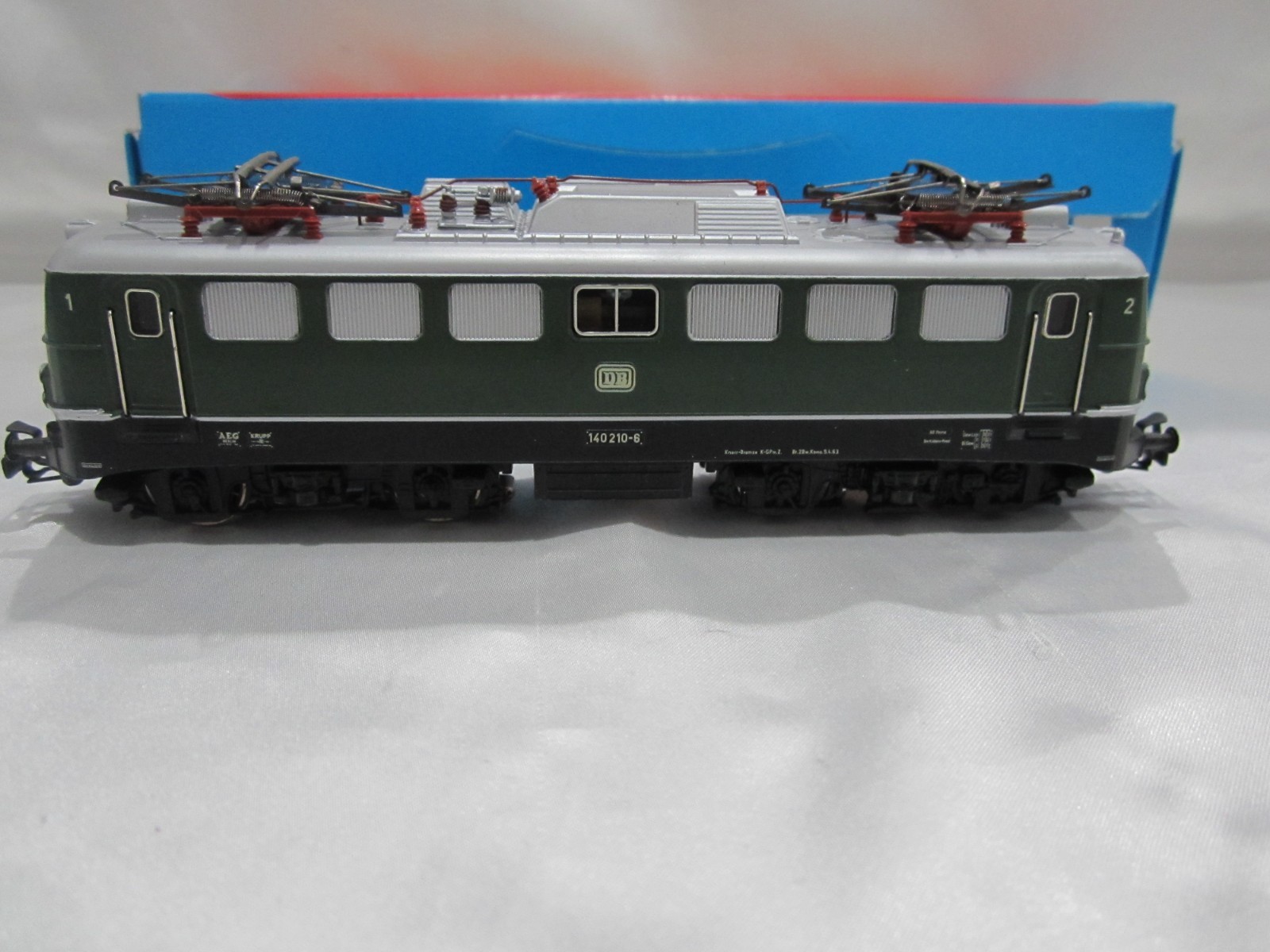 Marklin 3040 HO DB Electric Locomotive, 3 Rail AC (Analogue)