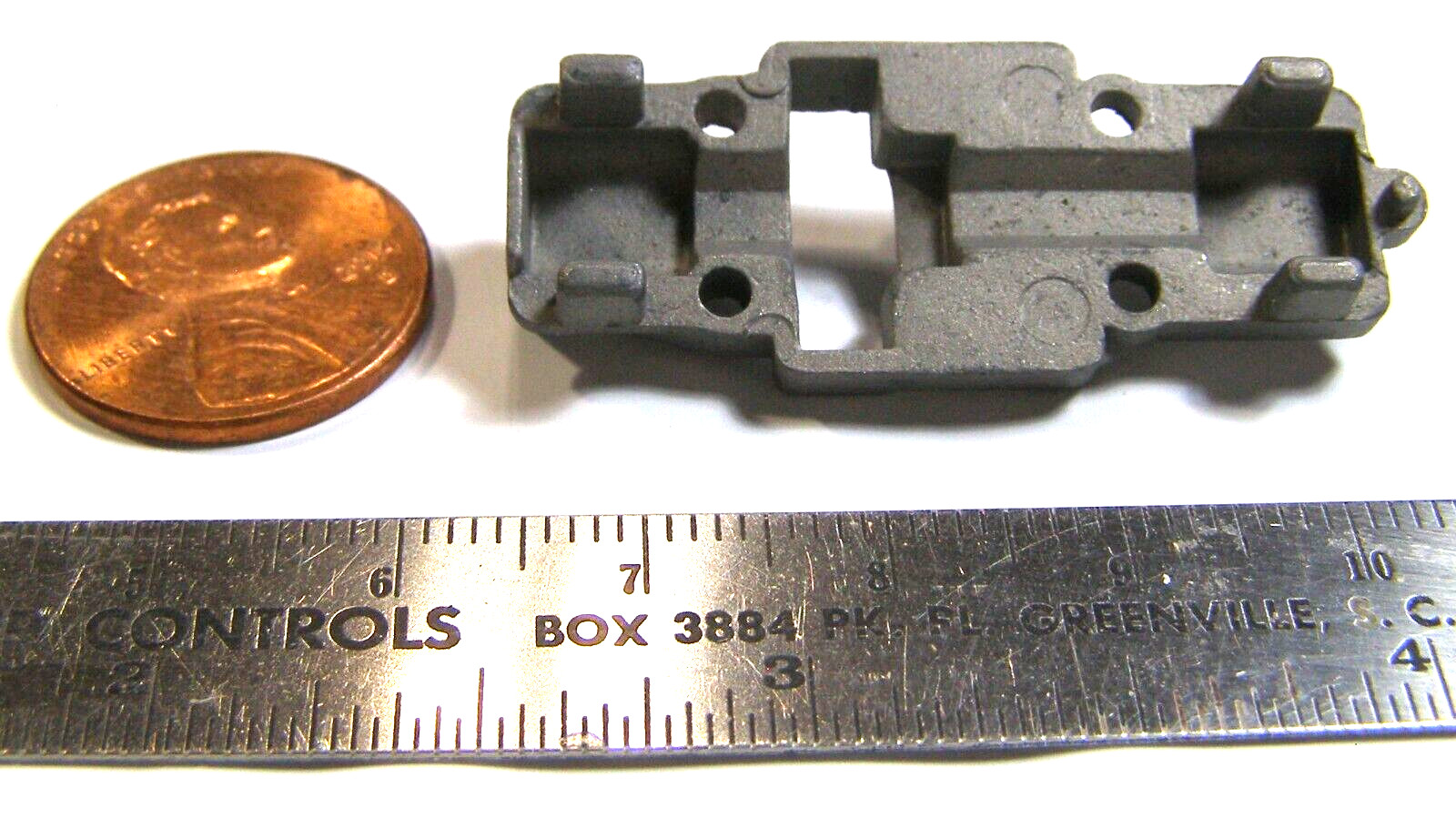 Unknown Brand Die Cast HO Scale Model RR Locomotive Part RU6