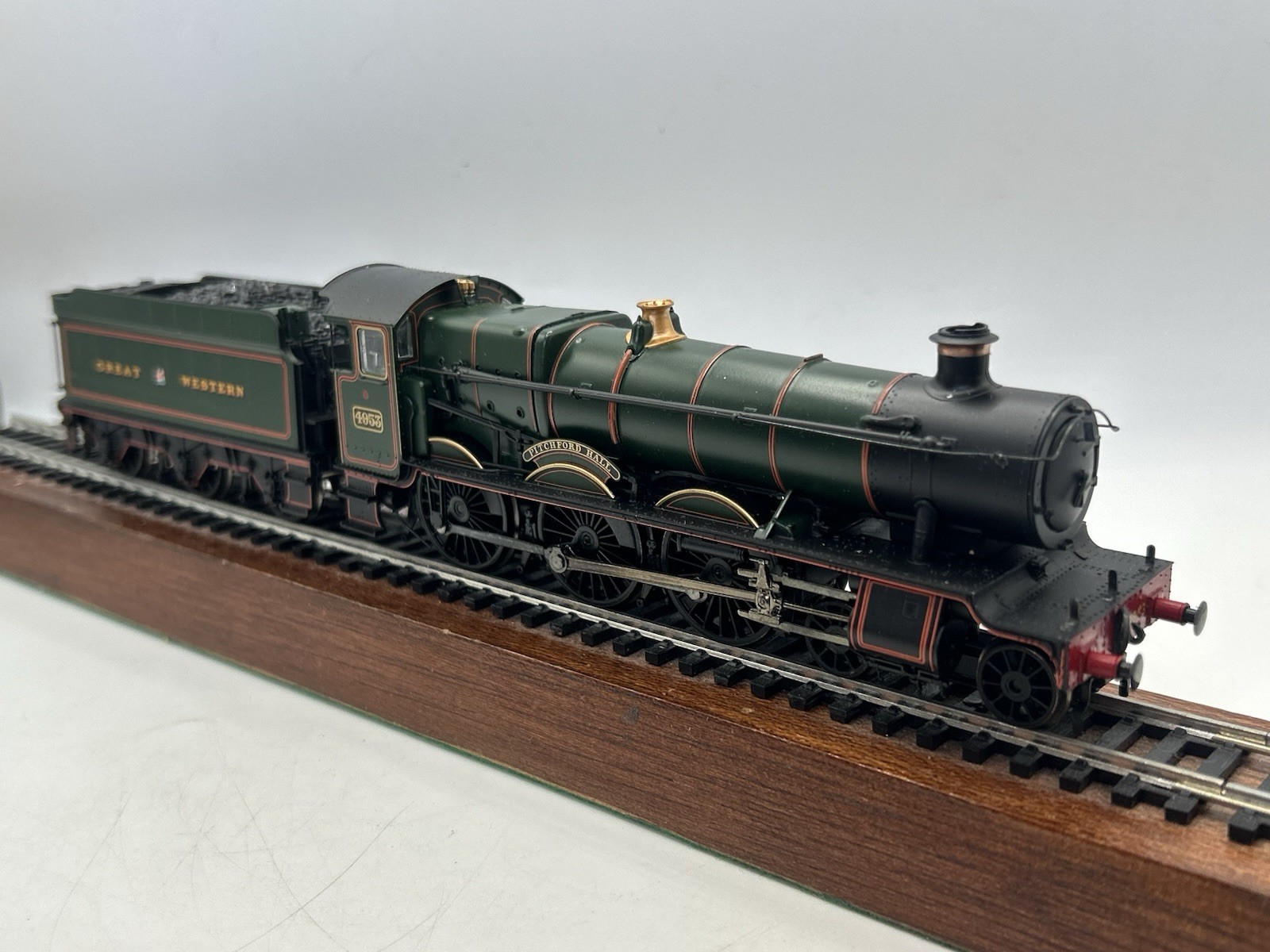 OO Bachmann 32-003Z GWR Hall Class 4-6-0 Locomotive ‘Pitchford Hall’ – EX BOXED