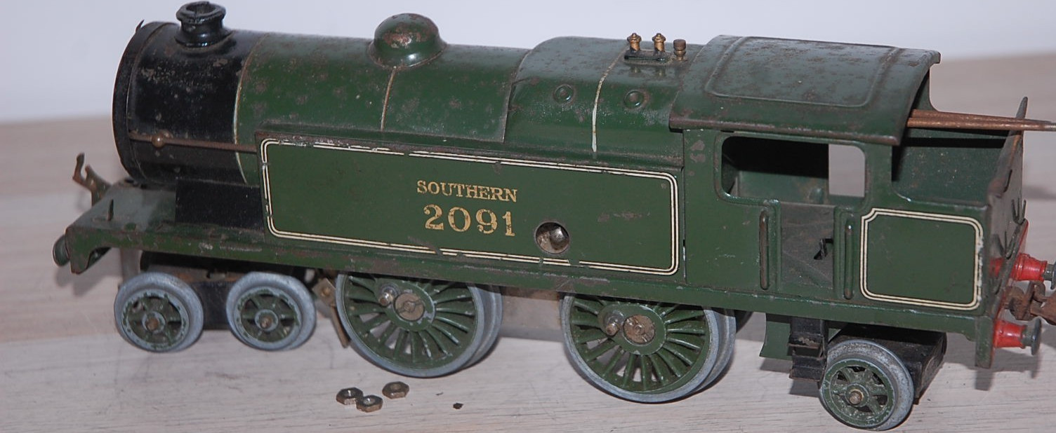 HORNBY O GAUGE CLOCKWORK No 2 SPECIAL TANK LOCOMOTIVE IN S R GREEN LIVERY