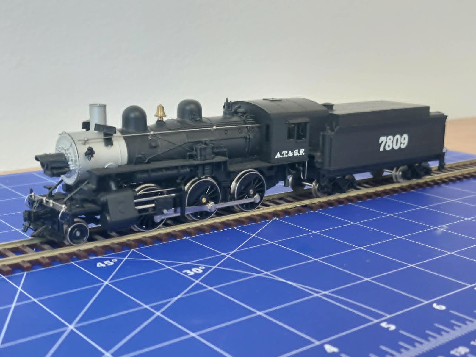 HO Mehano USA 2-6-0 Santa Fe (ATSF) 7809 steam locomotive Original Box, runs